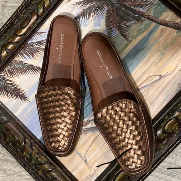 Donald J. Pliner Bronze Woven Flats - Picture 5 of 11